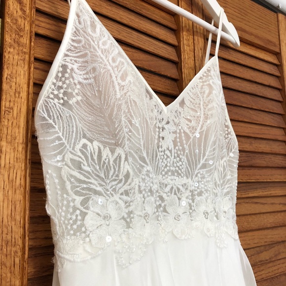 BHLDN Cairo Wedding Dress - Picture 9 of 16